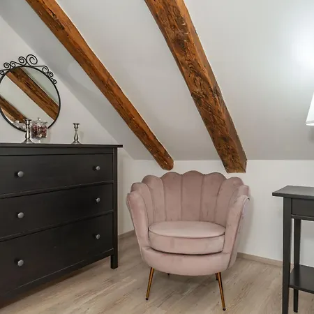 Zuzori Apartment