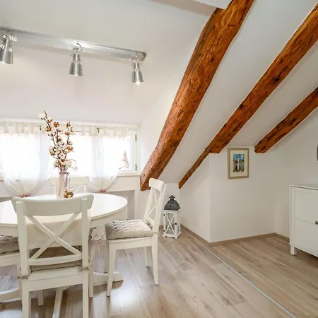 Zuzori Apartment