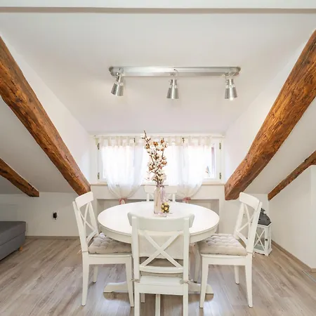 Zuzori Apartment *