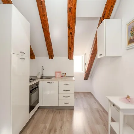 Apartman Zuzori *