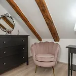 Zuzori Apartment